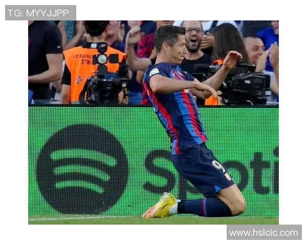 足球明星滑跪庆祝瞬间解析如何在赛场上展现激情与风格